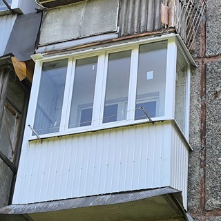 Скління балкону, кейс